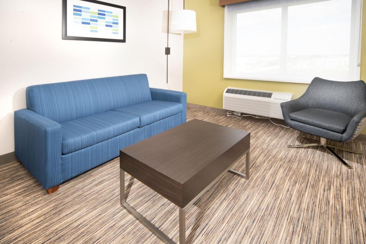 Holiday Inn Express & Suites - Fort Myers Airport By Ihg Exterior photo